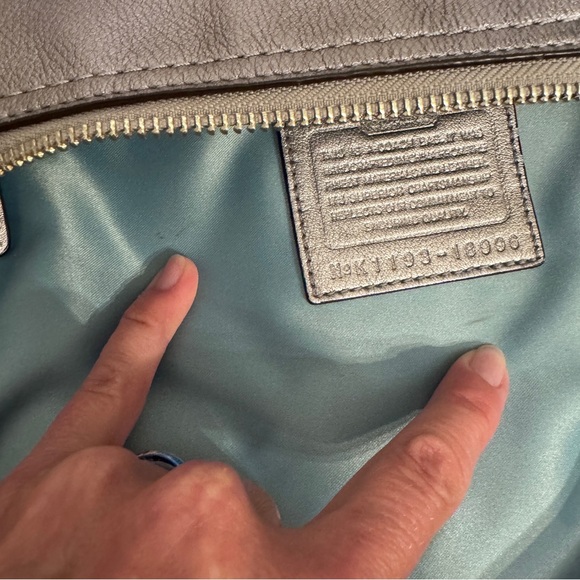 Coach Poppy Metallic Silver Leather Shoulder/Crossbody Bag with Silver Hardware - Picture 14 of 16